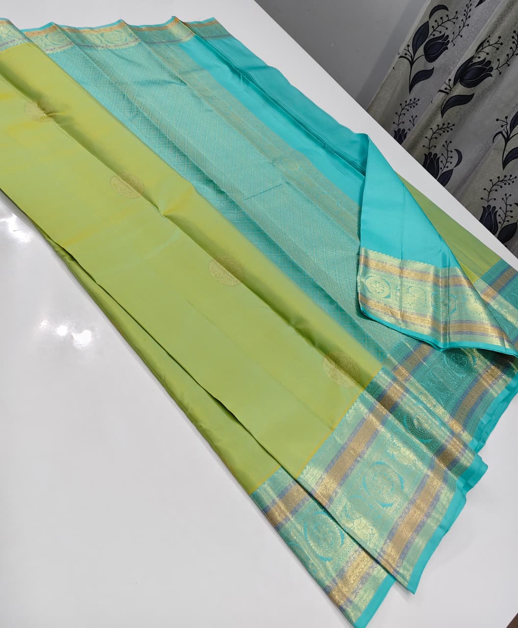 Pure Kanchipuram Pattu Silk Saree in Purple & Sky Blue